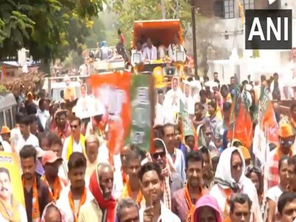 Dharmendra Pradhan participates in a roadshow (Photo/ANI)