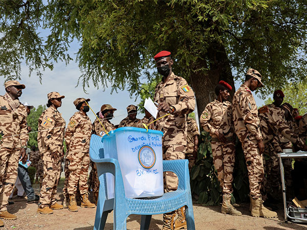 Chad soldiers vote early in the presidential election in N'djamena (Photo/Reuters)