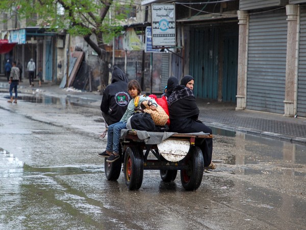 People flee the eastern parts of Rafah (Photo/Reuters)