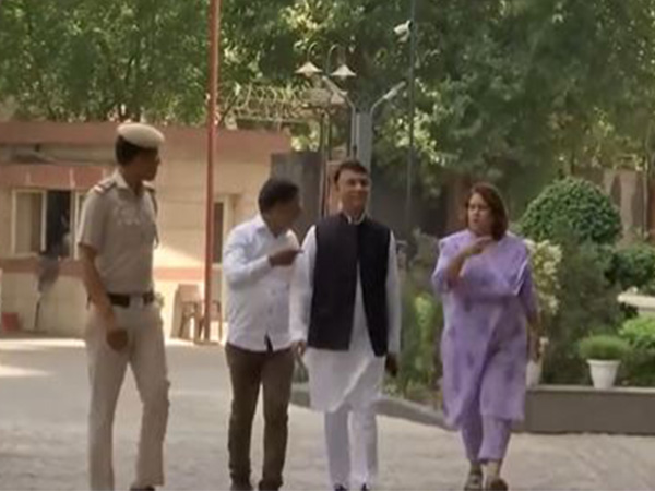Congress leaders arrive at the Police Headquarters in Delhi to meet the Police Commissioner (Photo/ANI)