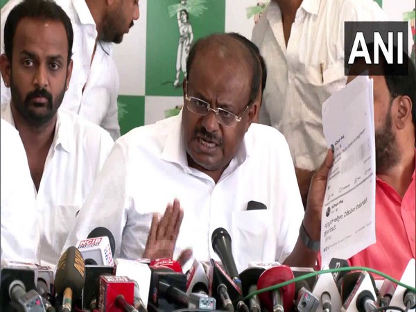 Former Karnataka CM and JD(S) leader HD Kumaraswamy (Photo/ANI)