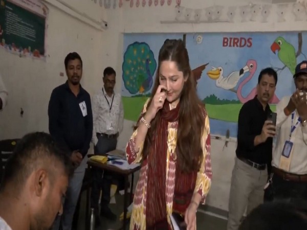 Congress leader Mumtaz Patel casts vote in Gujarat's Bharuch