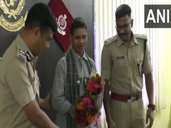 Commander of the KKBN Division Samay Madkam surrenders before Police. (Photo/ANI)