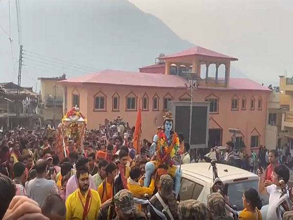 Baba Kedarnath's Panchmukhi Doli departs from Vishwanath Temple Guptkashi to the second stop Phata (Photo/ANI)