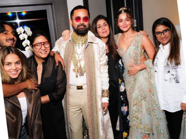 Alia Bhatt with Sabyasachi Mukherjee and her team (Image source: Instagram/aliaabhatt)