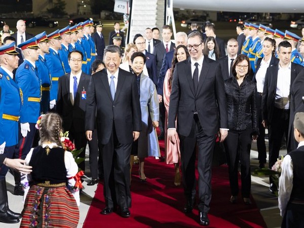 Chinese President Xi Jinping (left), Serbian President Aleksandar Vucic (Image Credit: X/@SpokespersonCHN)