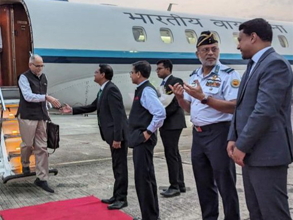 Indian Foreign Secretary Vinay Mohan Kwatra arrives in Dhaka (Photo/X@BDMOFA)