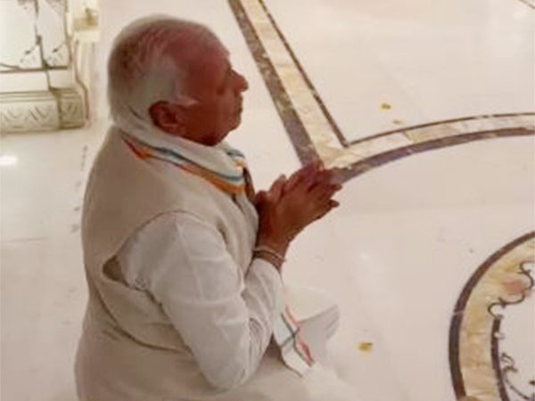 Kerala Governor Arif Mohammed Khan at Ram Mandir. (Photo: Governor's office)