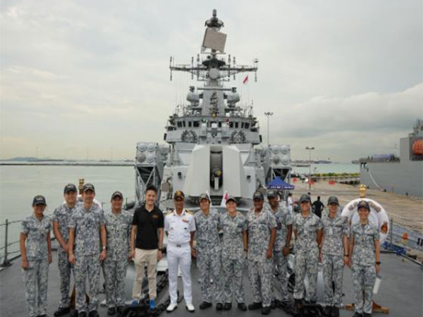 Indian Navy officials meeting counterparts from Singapore (Photo/PIB)