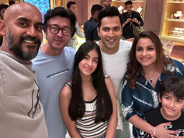 Varun Dhawan with Gurdip Punjj and her family (image source: Instagram/gurdippunjj)