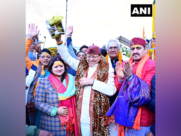 Uttarakhand CM Dhami, wife offer prayers at Kedarnath temple (Photo/ANI) 
