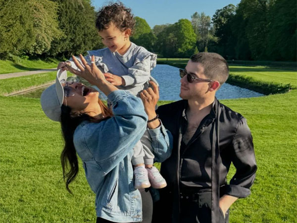 Priyanka Chopra, Malti Marie, Nick Jonas (Image source: Instagram/priyankachopra)