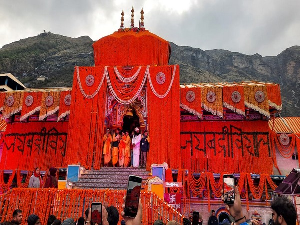 Doors of Lord Shri Badrinath temple open for devotees (Photo/ANI)