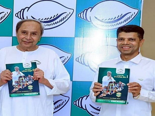 Odisha Chief Minister Naveen Patnaik and Chairman 5T, VK Pandian (Photo/ANI)