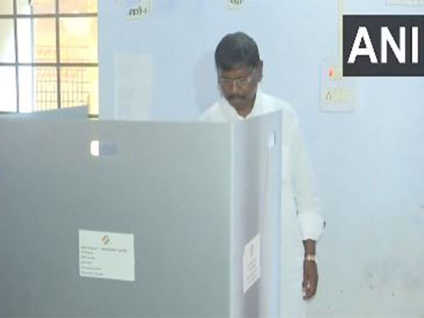 Arjun Munda cast vote in Jharkhand's Khunti (Photo/ANI)