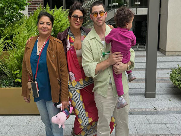 Madhu Chopra, Priyanka Chopra, Nick Jonas, Malti Marie (Image Source: Instagram)