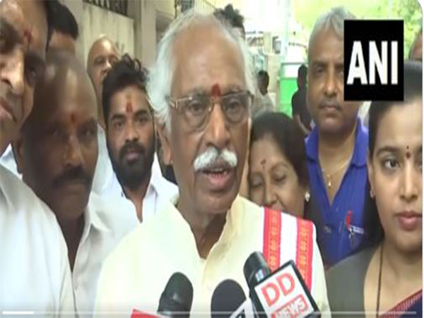 Haryana Governor Bandaru Dattatraya casts his vote in Hyderabad (Photo/ANI)