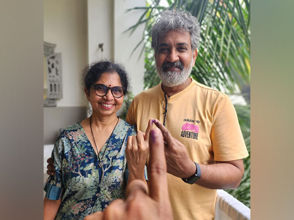 SS Rajamouli with his wife (Image source: X/rajamouli ss)