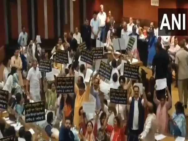 Ruckus at MCD House over Swati Maliwal's accusation (Photo/ANI)