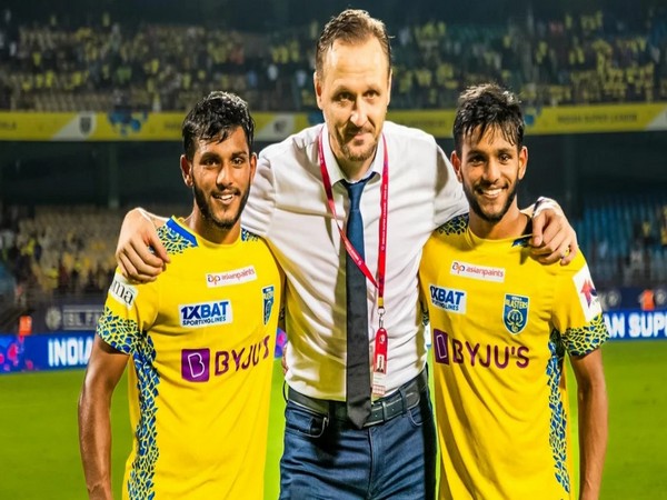 Kerala Blasters FC's Azhar and Aimen with team's coach (Photo: ISL)