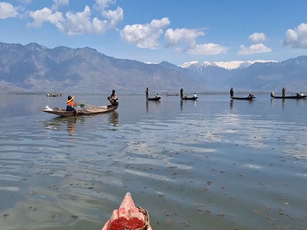 Wular Lake in Bandipora (Photo/ANI)