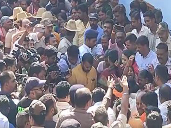 Locals in Karnataka's Hubbali protest after killing of 20-year-old woman. (Photo/ANI)