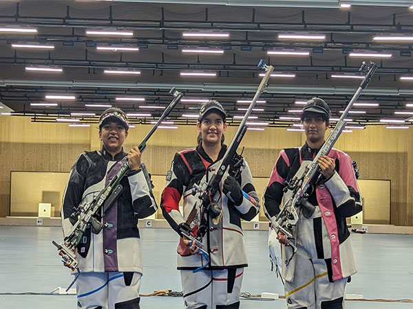 Sift Kaur Samra, Anjum Moudgil and Ashi Chouksey at MP State Shooting Academy range (Image: NRAI media)