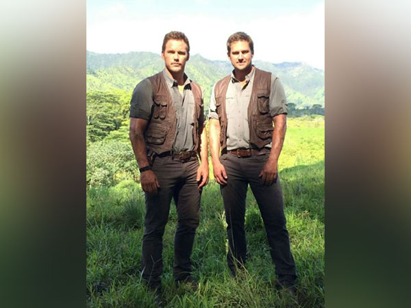 Actor Chris Pratt and his stunt double Tony (Image source: X)