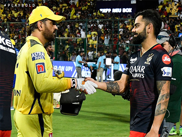 MS Dhoni and Virat Kohli (Photo: RCB)