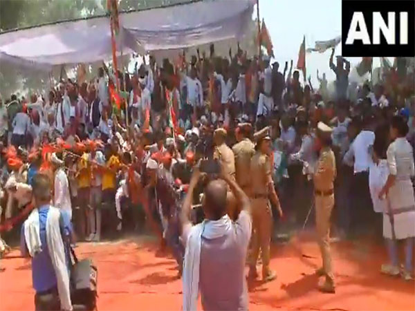 Stampede like situation at a public meeting in Prayagraj (Photo/ANI)