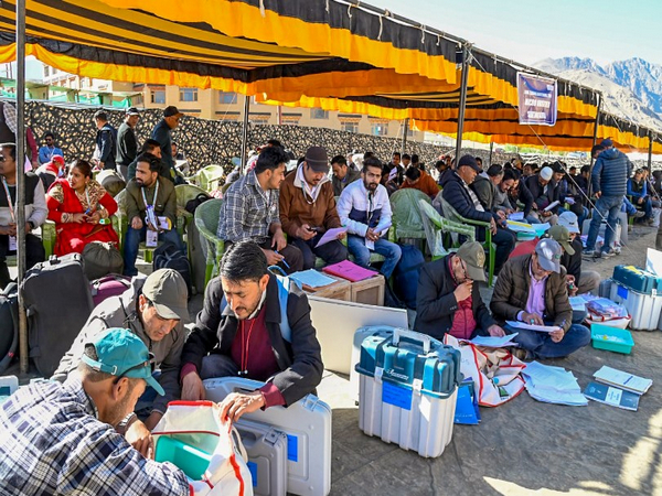 Polling officials collect the election materials at Kargil in Ladakh. (Photo/ANI)