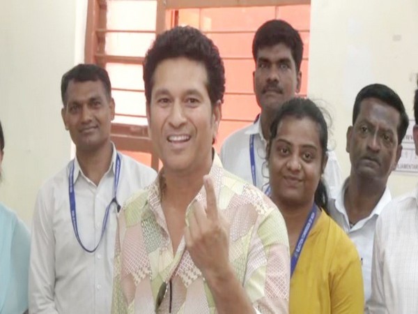 Sachin Tendulkar showing off his inked finger after voting. (Photo- ANI)