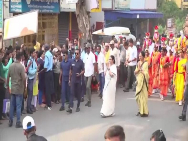 West Bengal CM Mamata Banerjee holds a roadshow in Medinipur. (Photo/ANI)