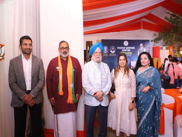 Union Minister Hardeep Singh Puri and Rajeev Chandrasekhar at the Vishesh Sampark Abhityan event (Source/ @HardeepSPuri)