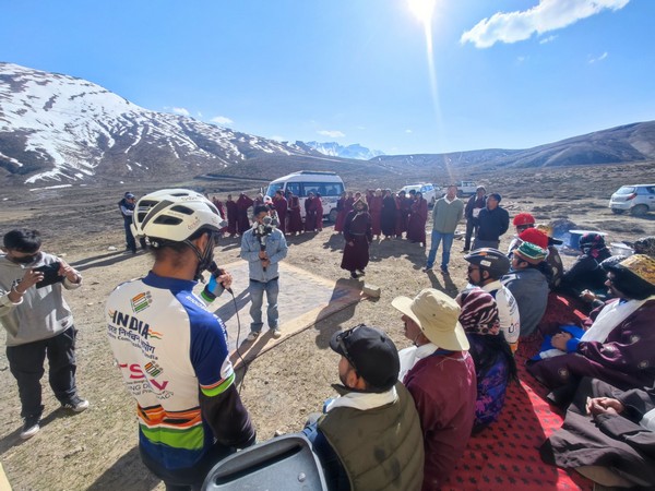 Himachal Pradesh: Cyclists raise voter awareness with expedition to world's highest polling booth in Tashigang (Photo/ANI) 