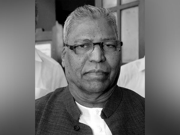 Congress leader Iqbal Ahmed Saradgi (Photo/@kharge)