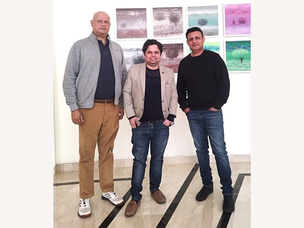 Sidharth Kaul, COO of FretBox_ Ashish Gupta, CEO of FretBox_ and Vikas Arora, Co-Founder at CXO Factor (left to right).