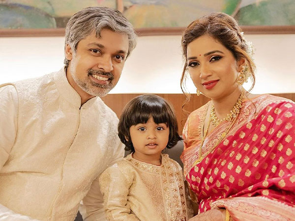 Shreya Ghoshal with husband Shiladitya and son Devyaan (Image source: Instagram)