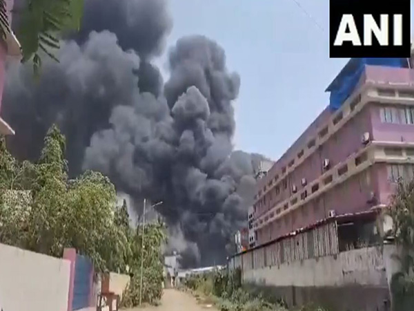 Fire breaks out at industrial area of Dombivli in Thane (Photo/ANI)