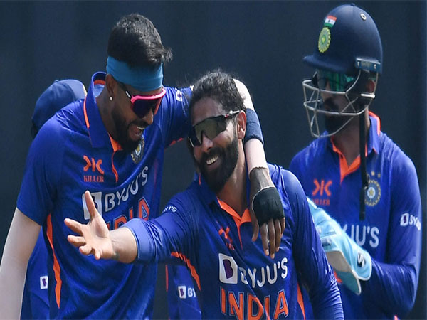 Ravindra Jadeja celebrating with players (Photo: ICC)