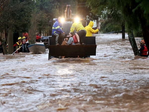 Landslide in remote Papua New Guinea village kills about 100 (Photo credits: Reuters)