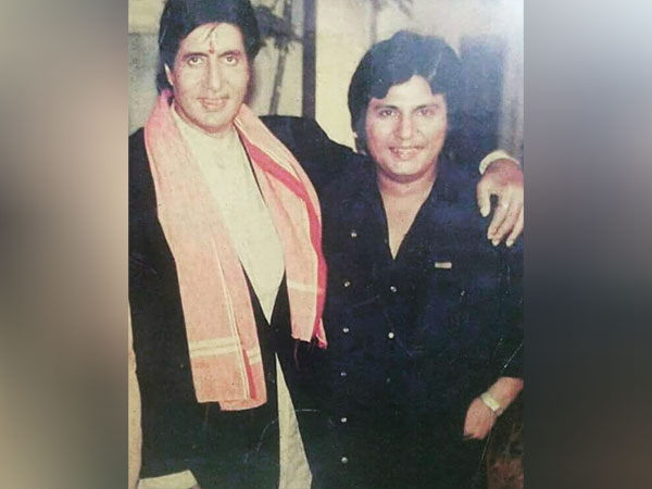 Late actor Firoz Khan's pic with megastar Amitabh Bachchan (Image source: Instagram)