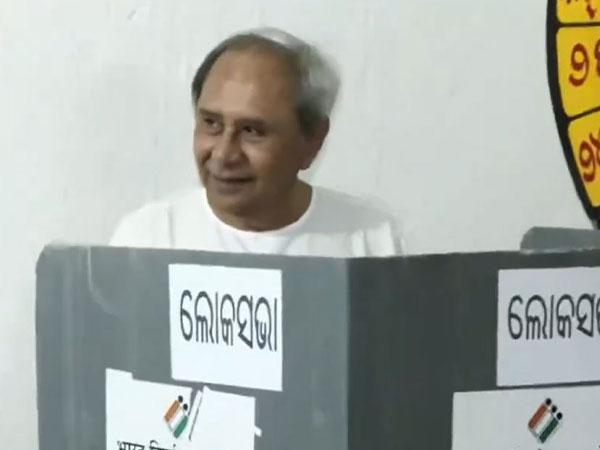 Odisha CM Naveen Patnaik casts his vote (Photo/ANI)