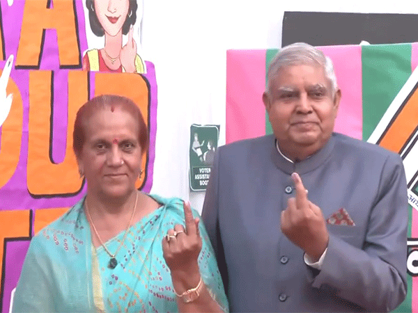 Vice President Jagdeep Dhankar, wife cast vote in Delhi (Photo/ANI)