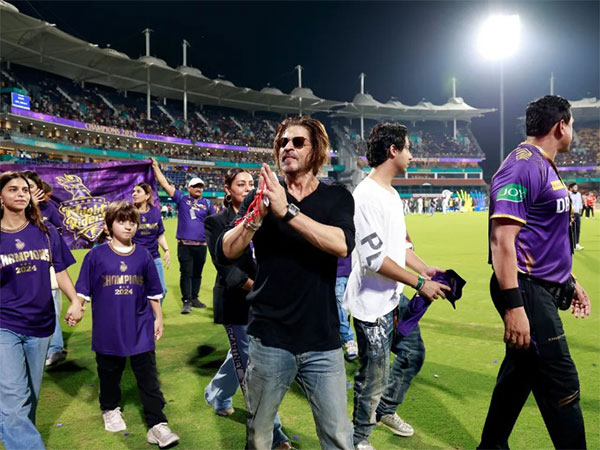 Shah Rukh Khan Celebrates KKR s IPL Win With His Family Team