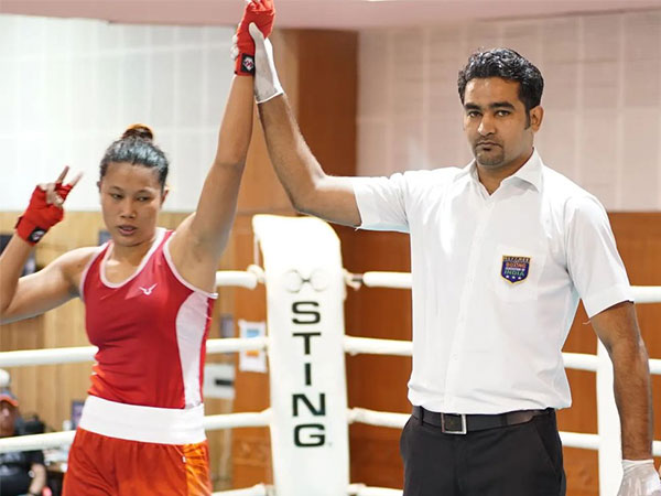 Ankushita (left) emerged victorious in the opening round bout. (Photo- BFI)