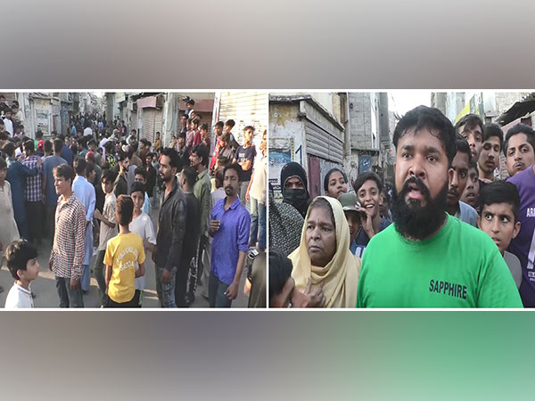 Karachi residents organise protest over continuous power cut. (Photo/ANI)