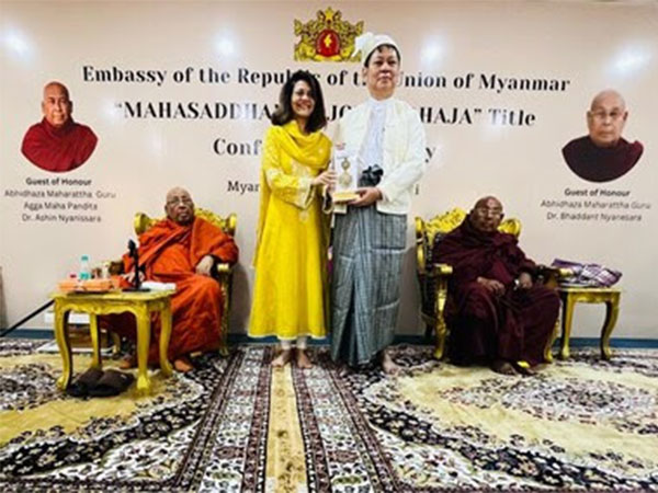 Dr. Rashmi Saluja conferred the International Buddha Peace Award by the Myanmar Embassy