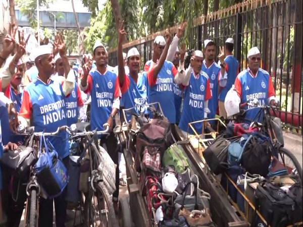 Dabawallahs cheering for Team India. (Photo-ANI)