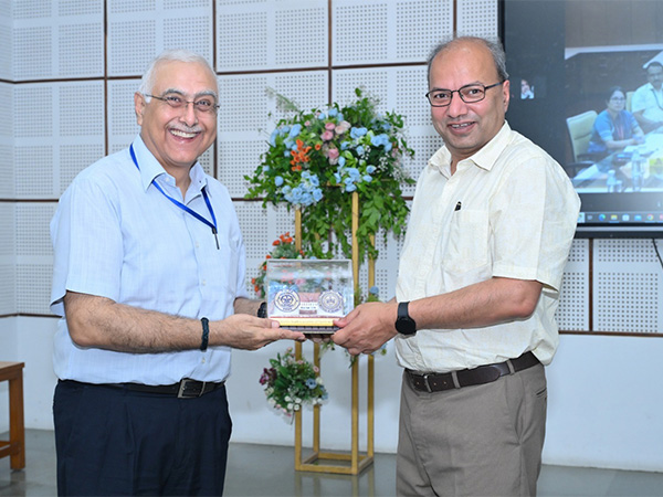 Left-to-Right: Sanjay Tandon, Director of DIA CoE at IIT Kanpur & Prof Manindra Agrawal, Director of IIT Kanpur (Photo/ANI)